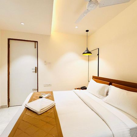 Hotel Star Avenue - Indiranagar Bangalore Esterno foto