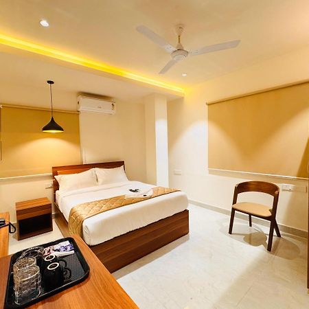 Hotel Star Avenue - Indiranagar Bangalore Esterno foto