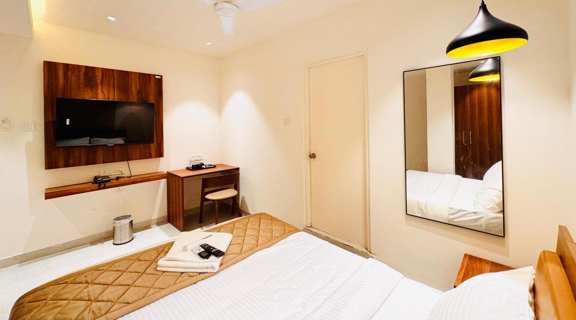 Hotel Star Avenue - Indiranagar Bangalore Esterno foto