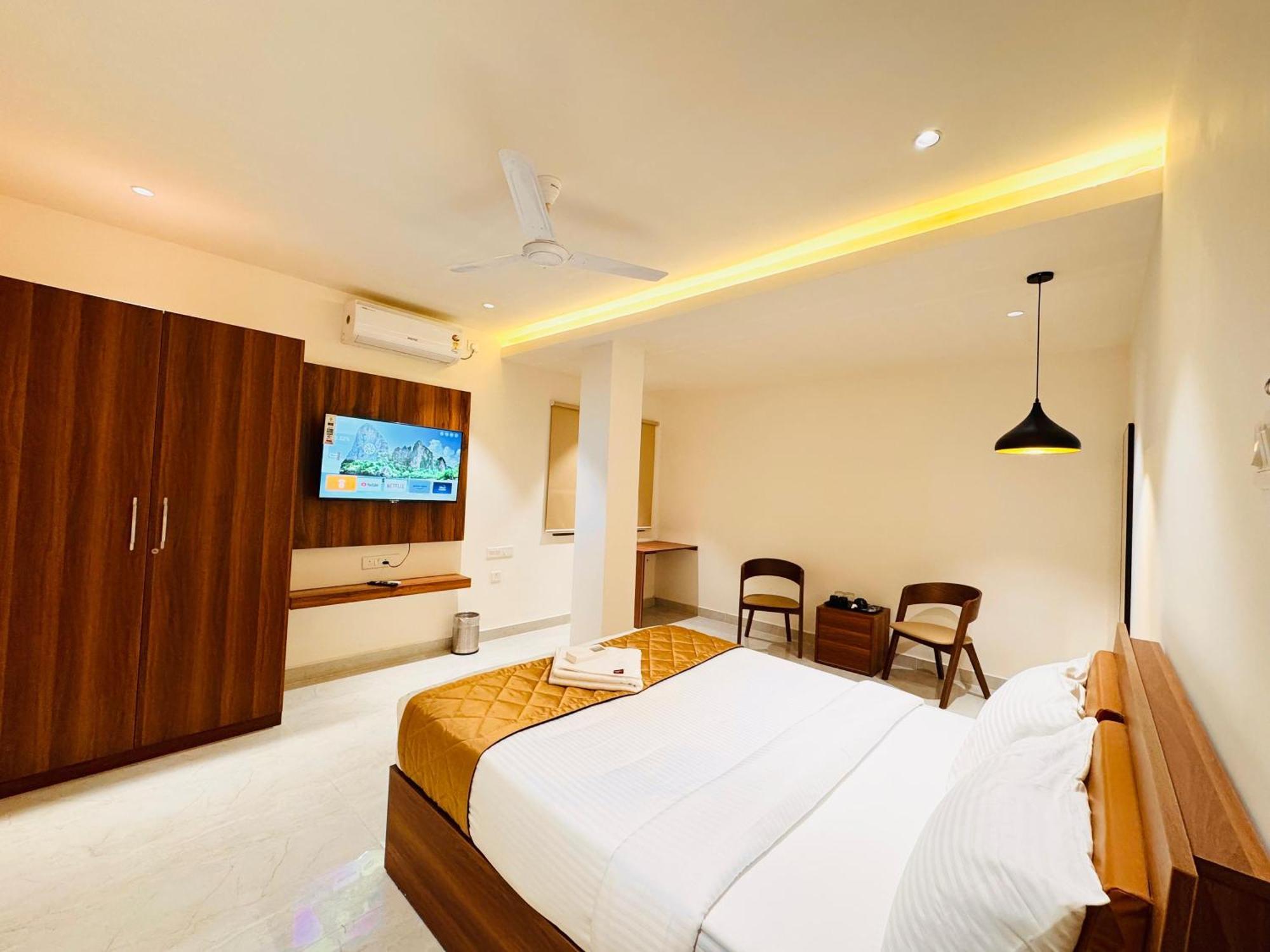 Hotel Star Avenue - Indiranagar Bangalore Esterno foto