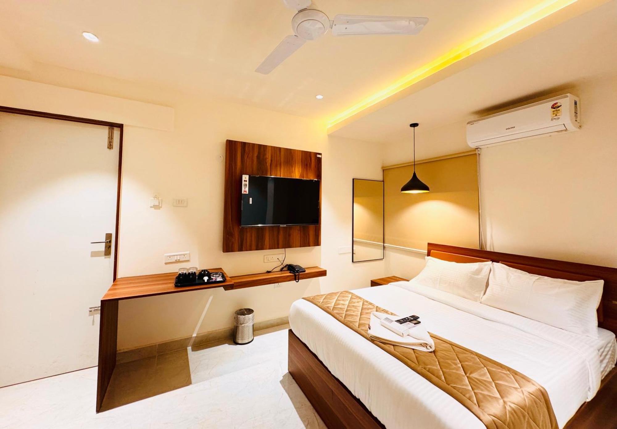 Hotel Star Avenue - Indiranagar Bangalore Esterno foto