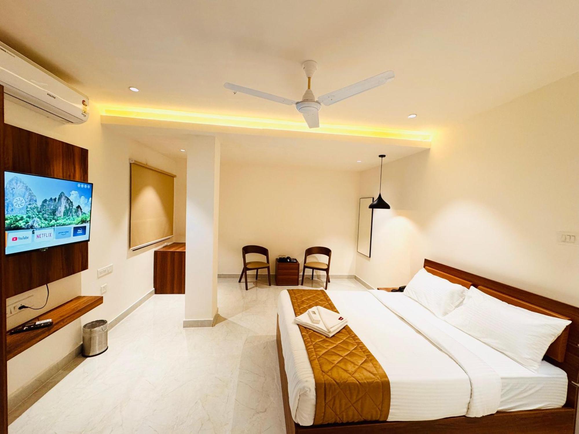 Hotel Star Avenue - Indiranagar Bangalore Esterno foto